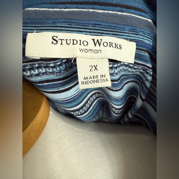 Studio Works Woman Blue White Striped Shirt Button Down Roll Sleeves Size 2X - Picture 6 of 12